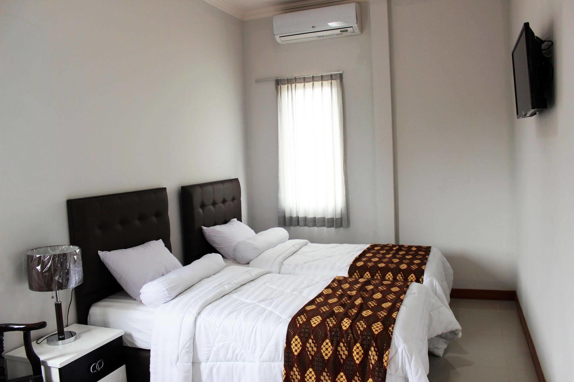 Rene Hotel