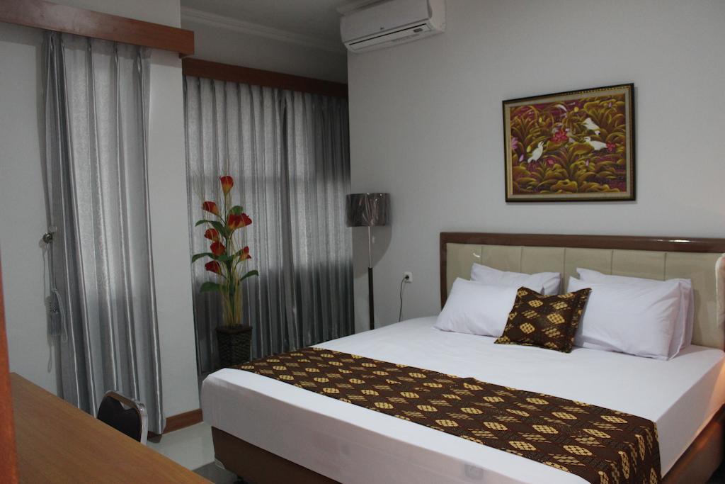 Rene Hotel 2*