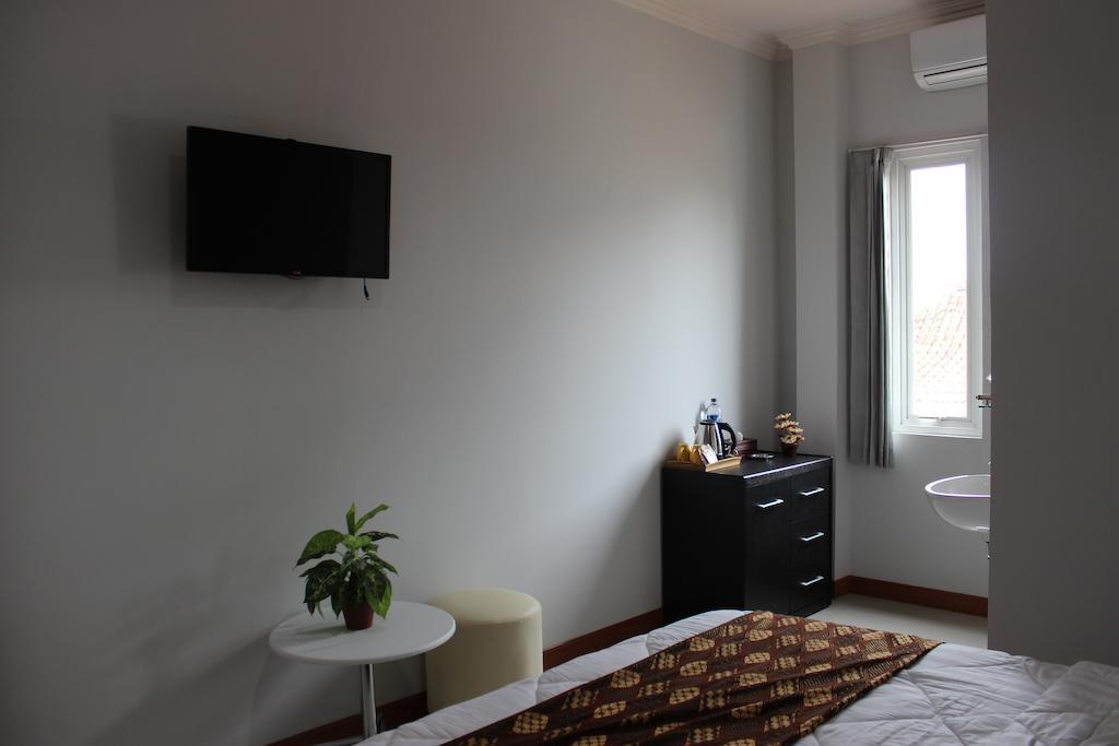 Rene Hotel 2*