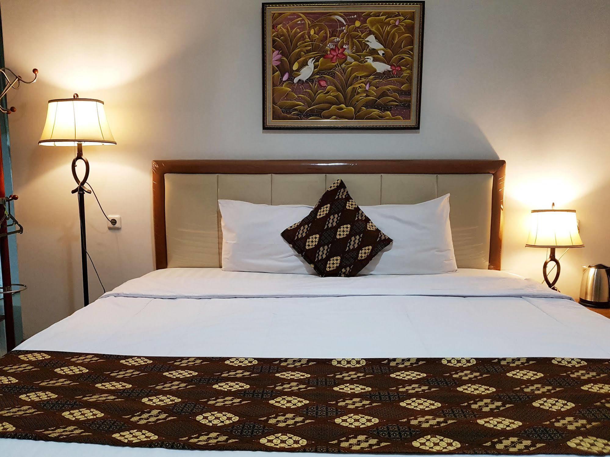 Rene Hotel